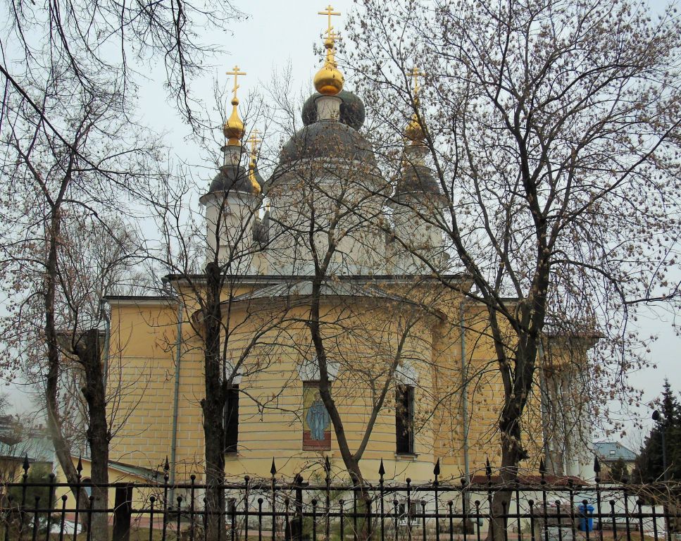 Лефортово. Церковь Введения во храм Пресвятой Богородицы у Салтыкова моста. фасады