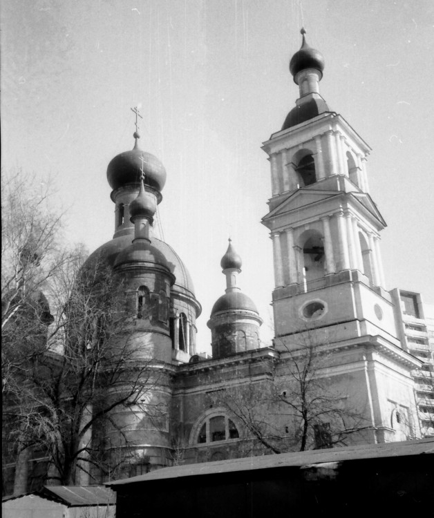 Церковь Троицы Живоначальной у Салтыкова моста, Лефортово (Юго-Восточный административный округ (ЮВАО), г. Москва). фасады