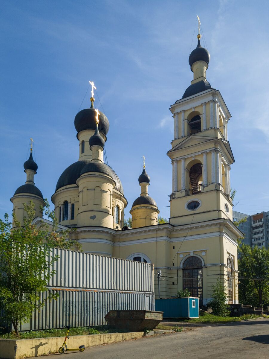 Церковь Троицы Живоначальной у Салтыкова моста, Лефортово (Юго-Восточный административный округ (ЮВАО), г. Москва). фасады