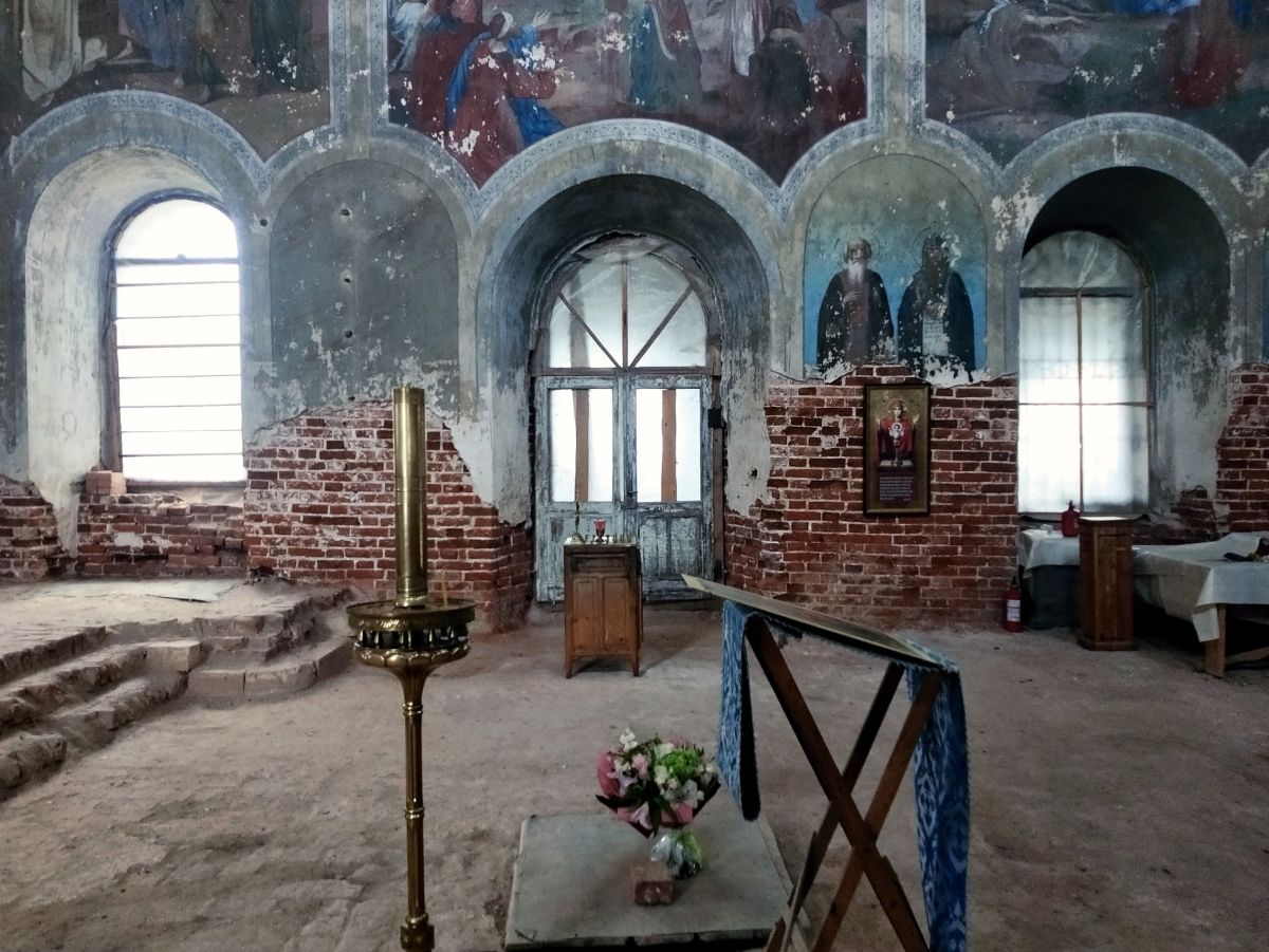 Лукианова мужская пустынь. Собор Рождества Пресвятой Богородицы, Лукьянцево (Александровский район, Владимирская область). интерьер и убранство