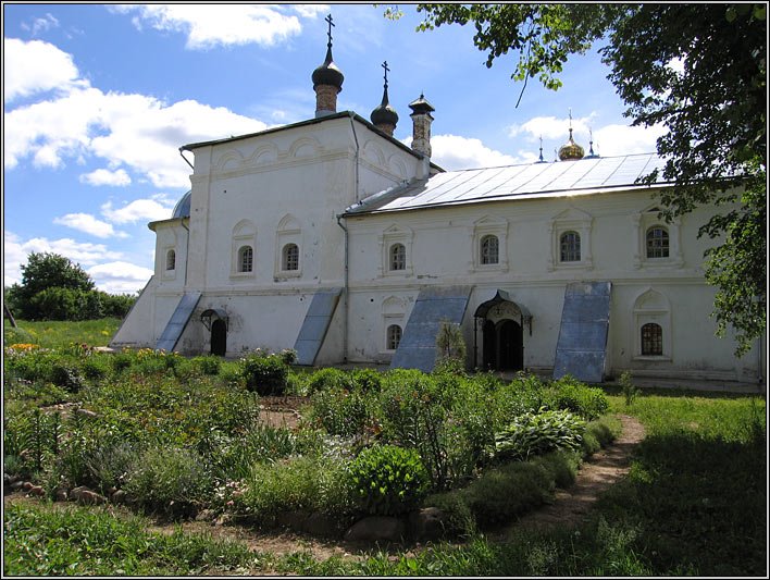 Лукианова мужская пустынь. Церковь Богоявления Господня, Лукьянцево (Александровский район, Владимирская область). фасады
