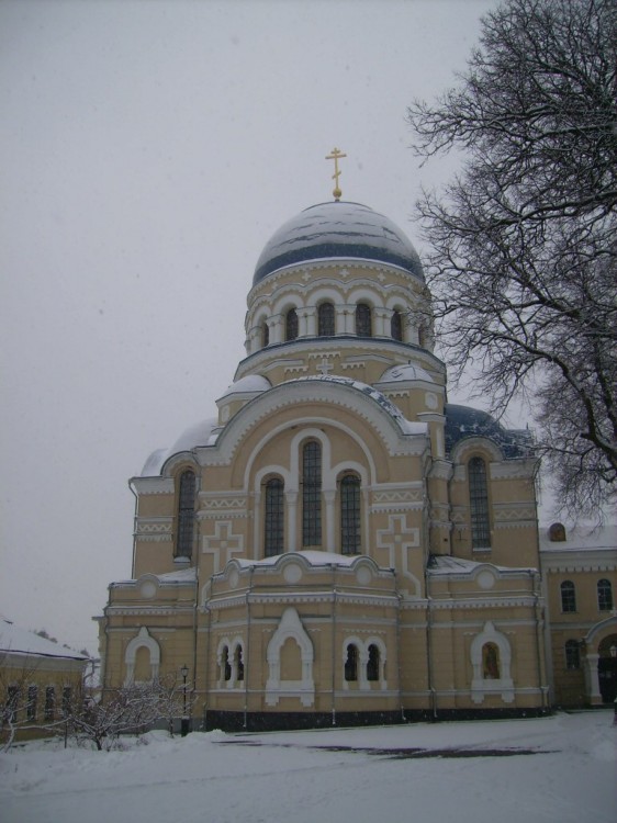 Тихонова пустынь. Собор Успения Пресвятой Богородицы, Льва Толстого, село (Дзержинский район, Калужская область). фасады