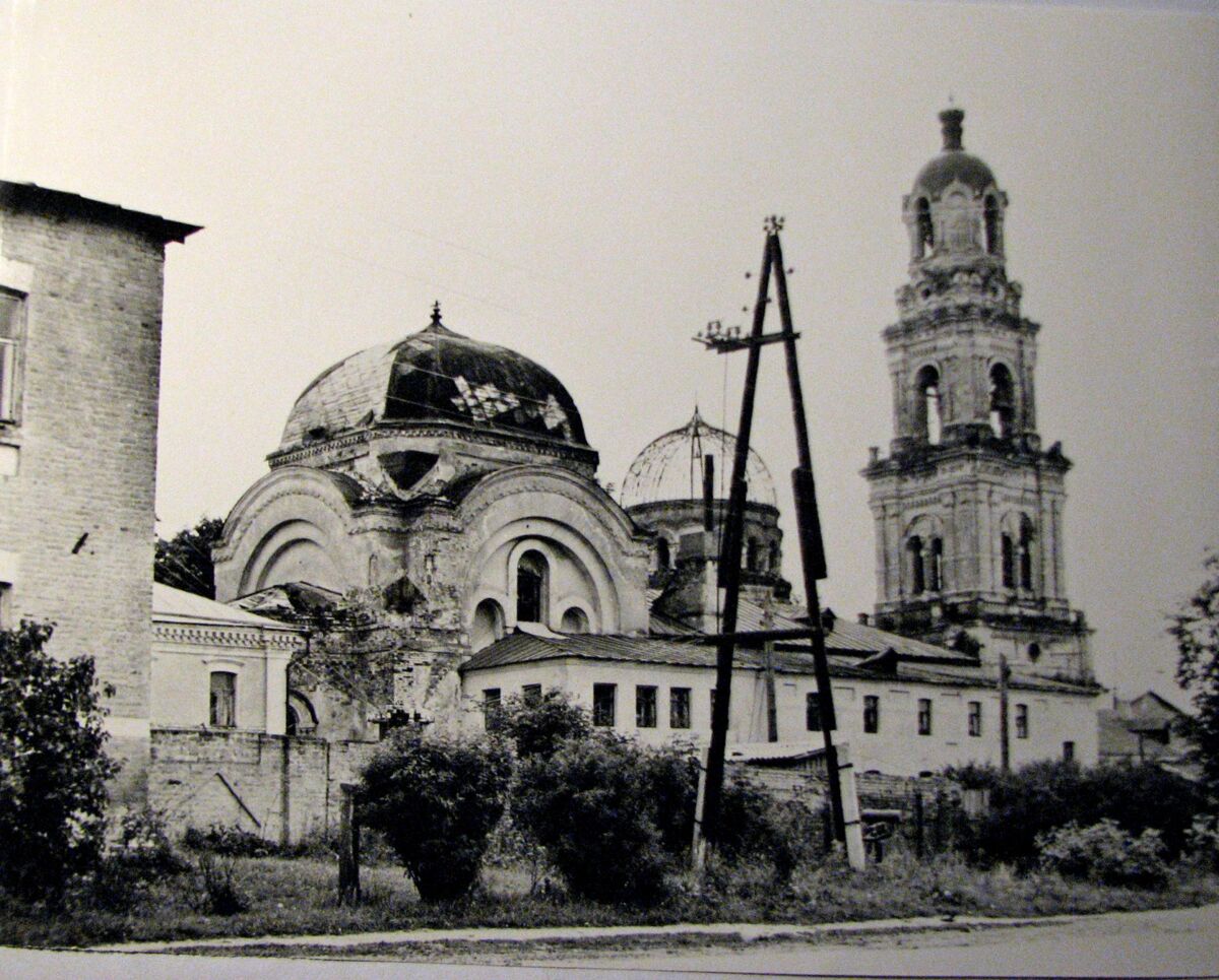 Тихонова пустынь. Церковь Николая Чудотворца, Льва Толстого, село (Дзержинский район, Калужская область). архивная фотография, Так выглядел Никольский храм обители в 1950-1970-х гг.