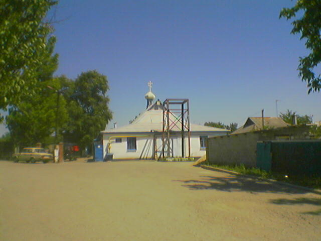 Донецк. Церковь Николая Чудотворца. общий вид в ландшафте