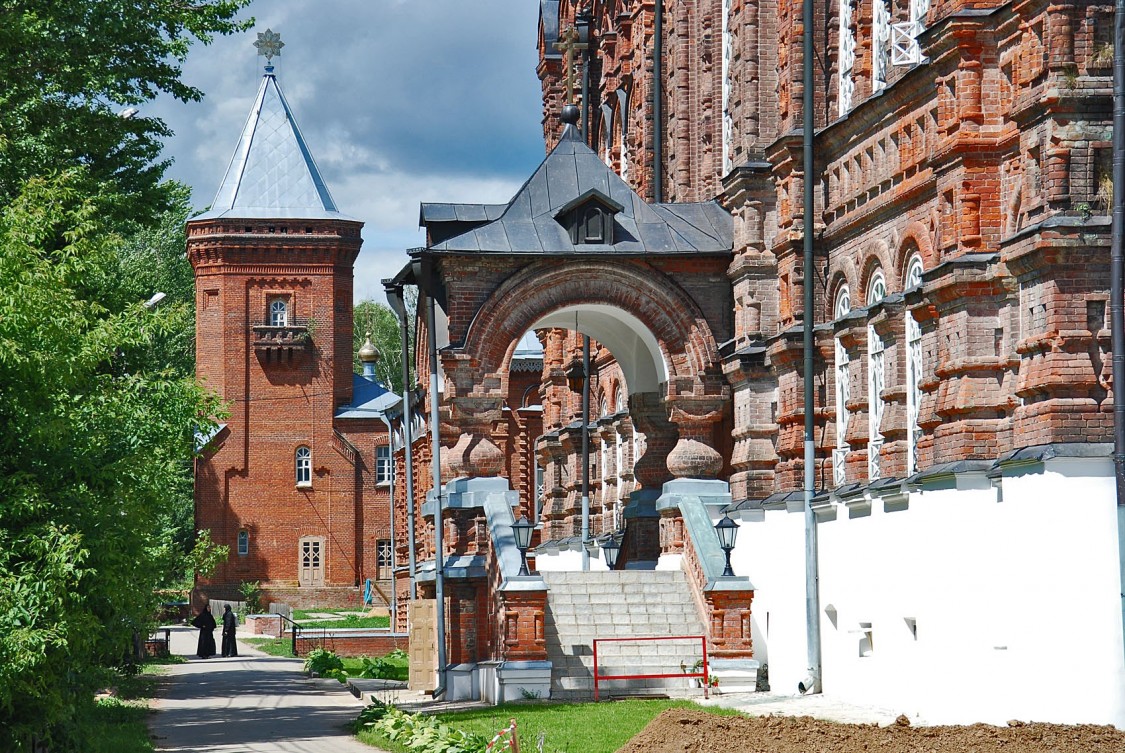 Старое Шамордино. Казанская Амвросиевская пустынь. Собор Казанской иконы Божией Матери. архитектурные детали