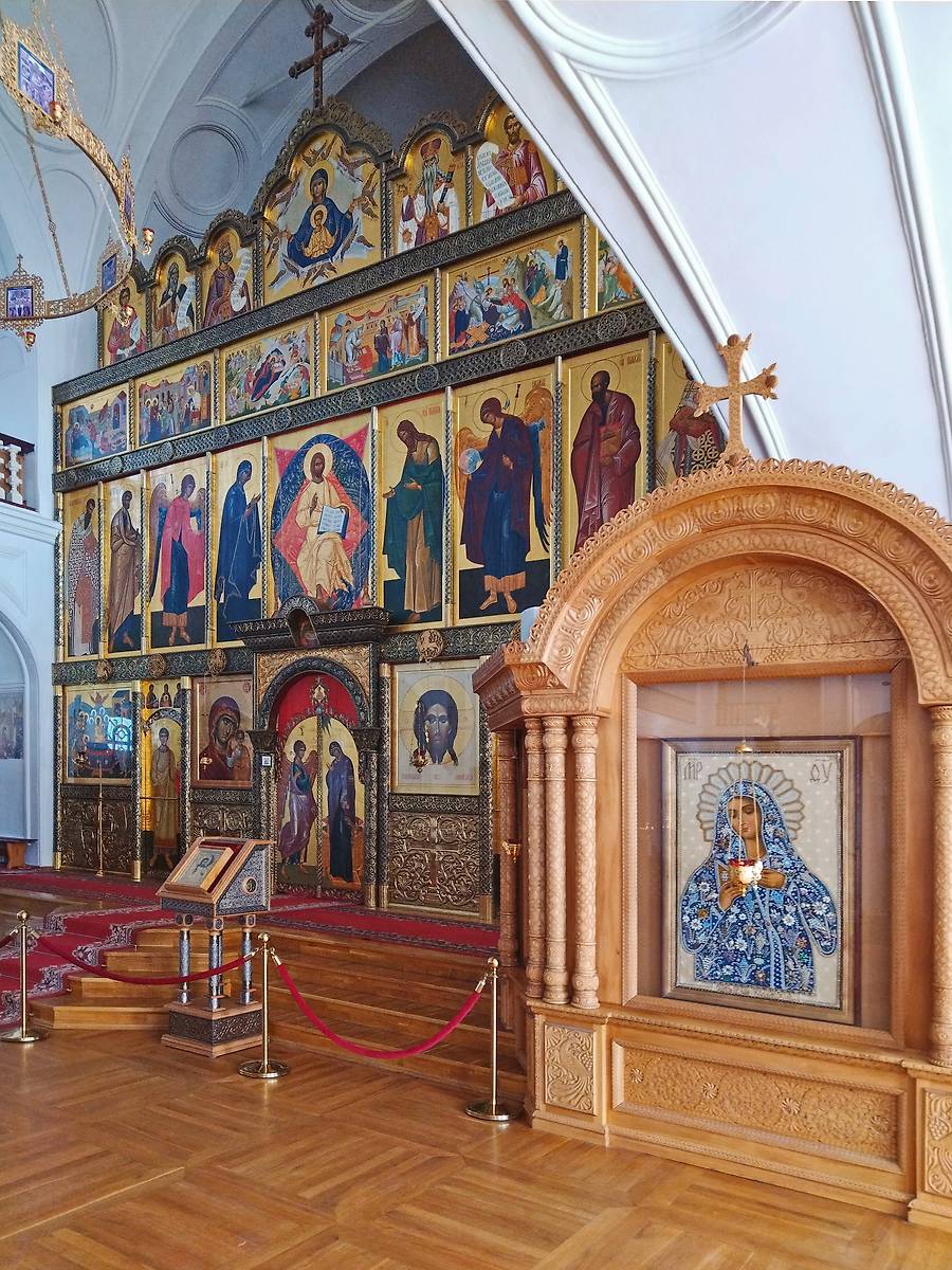 Иконостас главного престола., интерьер и убранство. Казанская Амвросиевская пустынь. Собор Казанской иконы Божией Матери, Старое Шамордино (Козельский район, Калужская область)