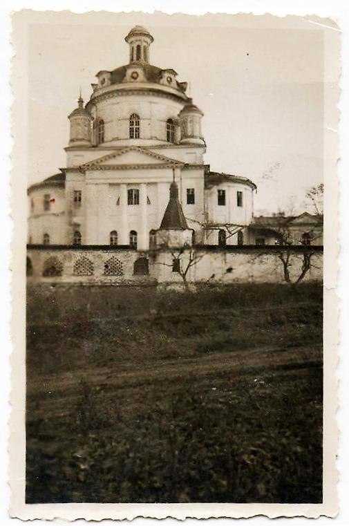 Фото 1941 г. с аукциона e-bay.de, архивная фотография. Николаевский Черноостровский монастырь. Собор Николая Чудотворца, Малоярославец (Малоярославецкий район, Калужская область)