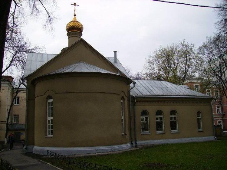 Лефортово. Домовая церковь Воскресения Словущего при Городской клинической больнице № 29. фасады