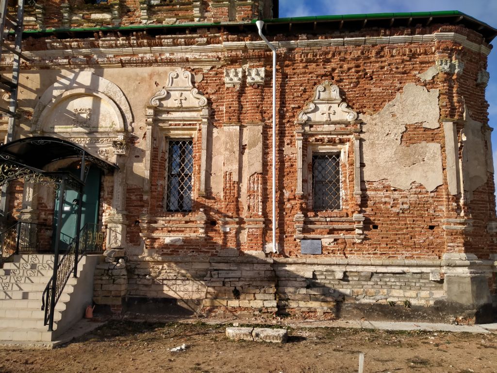 Перемышльский Шаровкин Успенский монастырь. Собор Успения Пресвятой Богородицы, Ильинское (Перемышльский район, Калужская область). архитектурные детали
