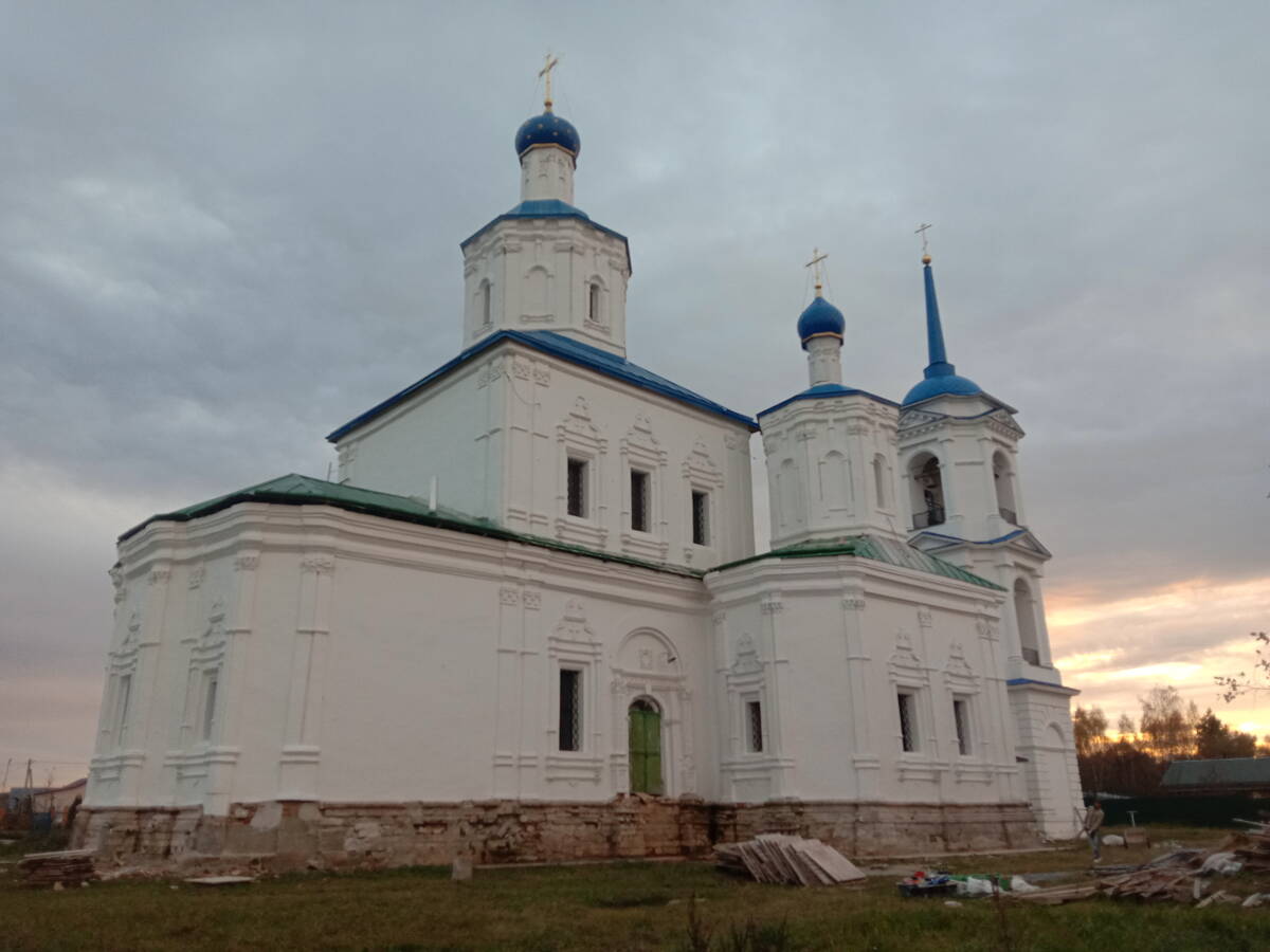 Перемышльский Шаровкин Успенский монастырь. Собор Успения Пресвятой Богородицы, Ильинское (Перемышльский район, Калужская область). фасады