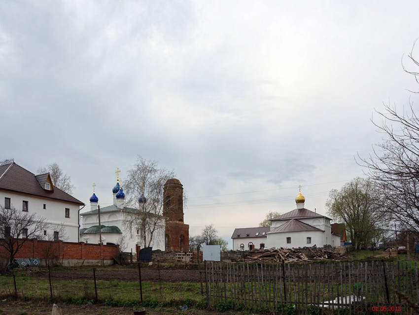 Гремячево. Лихвинский Успенский Гремячев монастырь. общий вид в ландшафте