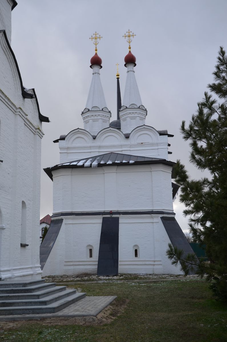 Спасо-Воротынский монастырь. Церковь Введения во храм Пресвятой Богородицы, Спас (Калуга, город, Калужская область). фасады