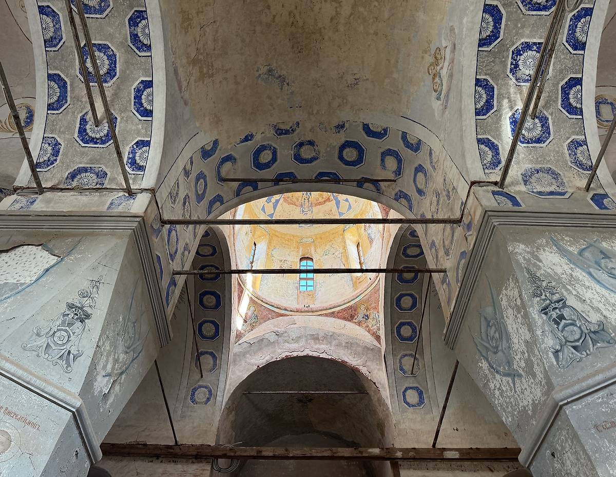 Своды, интерьер и убранство. Троицкий Зеленецкий мужской монастырь. Собор Троицы Живоначальной, Зеленец (Волховский район, Ленинградская область)