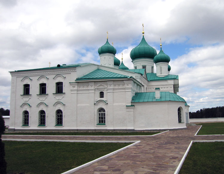 Старая Слобода. Александро-Свирский монастырь. Собор Спаса Преображения. фасады