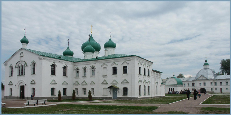 Старая Слобода. Александро-Свирский монастырь. Собор Спаса Преображения. общий вид в ландшафте