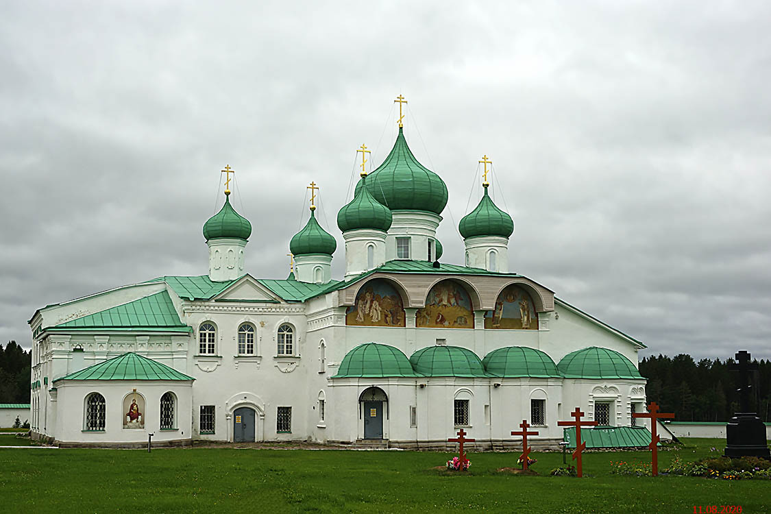 Старая Слобода. Александро-Свирский монастырь. Собор Спаса Преображения. фасады