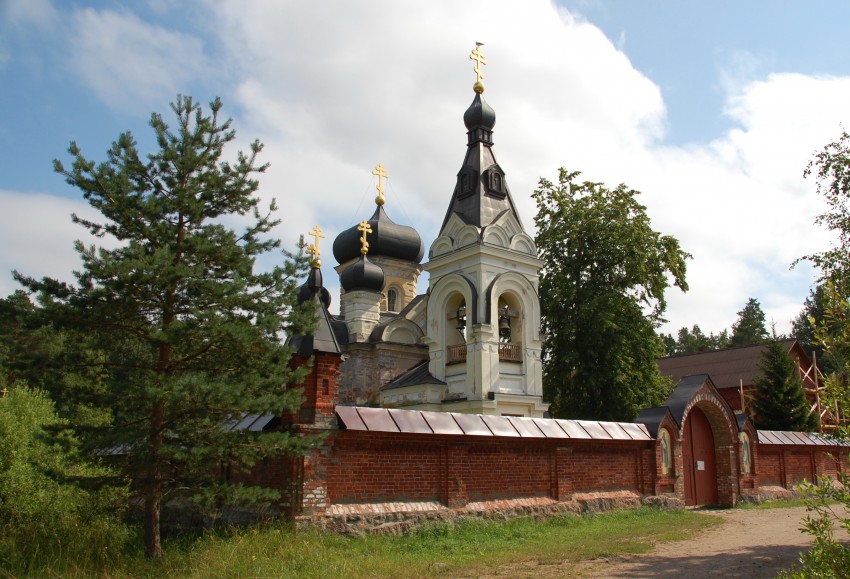 Рождества Пресвятой Богородицы Коневский монастырь. Коневский скит. Церковь Коневской иконы Божией Матери, Коневец, остров (Приозерский район, Ленинградская область). фасады
