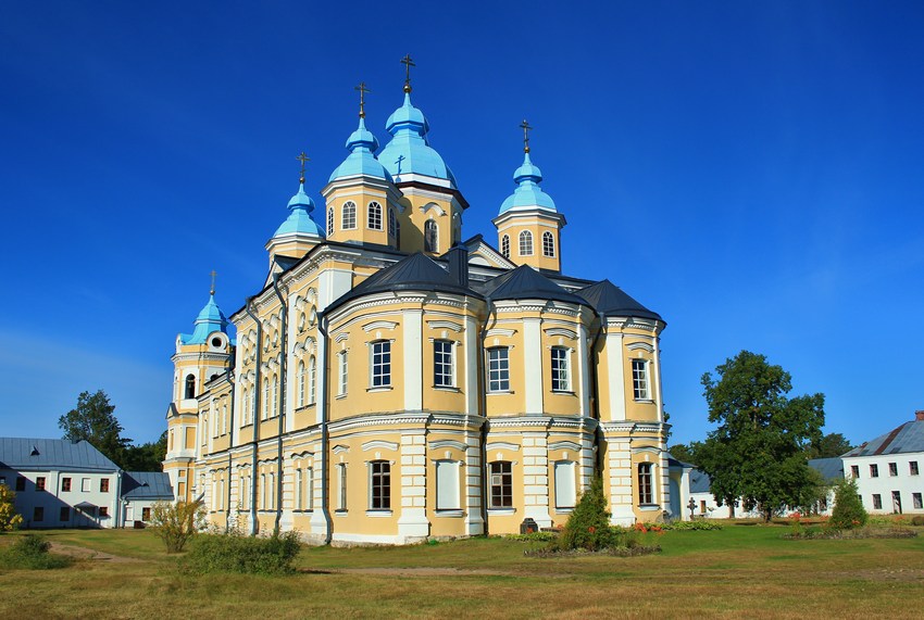 Коневец, остров. Рождества Пресвятой Богородицы Коневский монастырь. Собор Рождества Пресвятой Богородицы. фасады