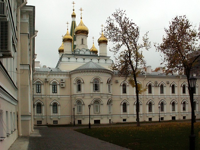 Московский район. Воскресенский Новодевичий Монастырь. Церковь Ватопедской (Афонской) иконы Божией Матери. фасады, Внутренний двор