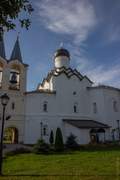 Тихвин. Тихвинский Богородице-Успенский мужской монастырь. Церковь Покрова Пресвятой Богородицы