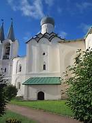 Тихвин. Тихвинский Богородице-Успенский мужской монастырь. Церковь Покрова Пресвятой Богородицы