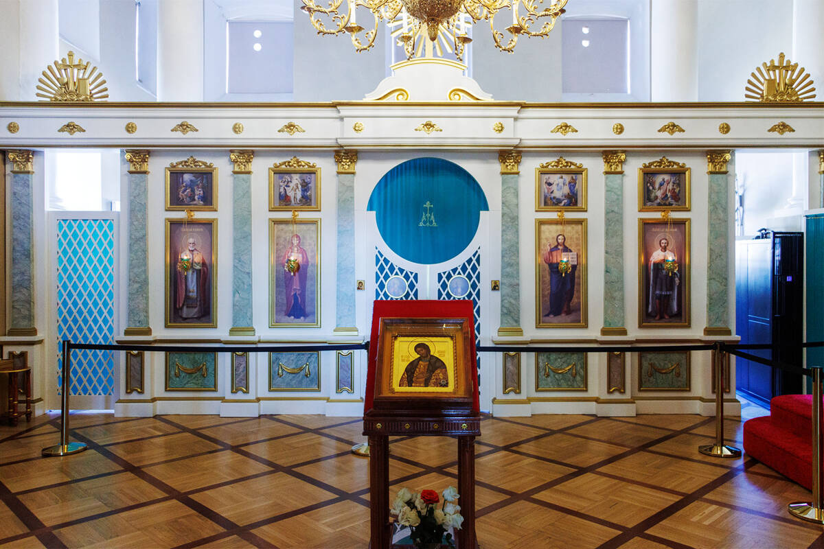 Троицкая Александро-Невская лавра. Церковь Благовещения Пресвятой Богородицы, Центральный район (Санкт-Петербург, г. Санкт-Петербург). интерьер и убранство, Верхний храм - церковь св. блгв. князя Александра Невского
