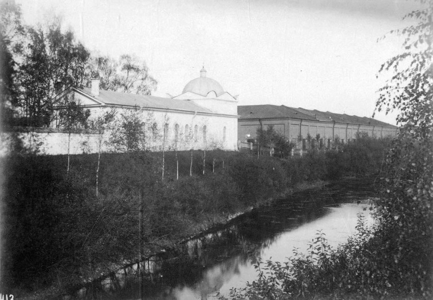 Троицкая Александро-Невская лавра. Церковь Лазаря Четверодневного, Центральный район (Санкт-Петербург, г. Санкт-Петербург). архивная фотография, Церковь Воскрешения праведного Лазаря на старом кладбище.Фото нач. ХХ века. Альбом «Александро-Невская Лавра» http://andcvet.narod.ru/ANL/sam.html  