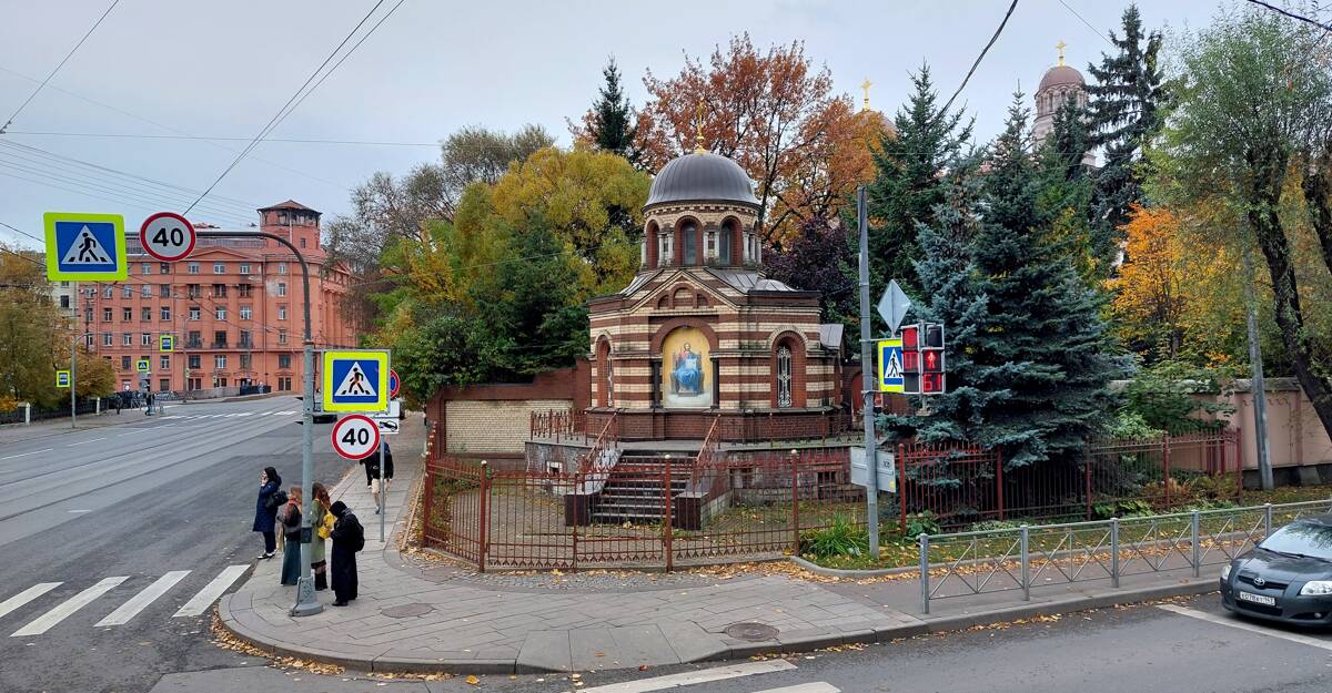 Иоанновский ставропигиальный женский монастырь. Церковь Покрова Пресвятой Богородицы, Петроградский район (Санкт-Петербург, г. Санкт-Петербург). общий вид в ландшафте