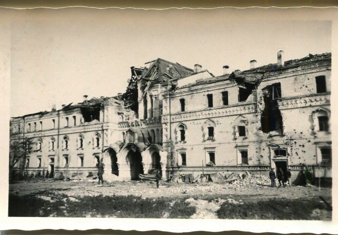 Троицкая Сергиева Приморская пустынь. Церковь Саввы Стратилата, Стрельна (Санкт-Петербург, Петродворцовый район, г. Санкт-Петербург). архивная фотография, Вид со двора. Фото 1941 г. с аукциона e-bay.de