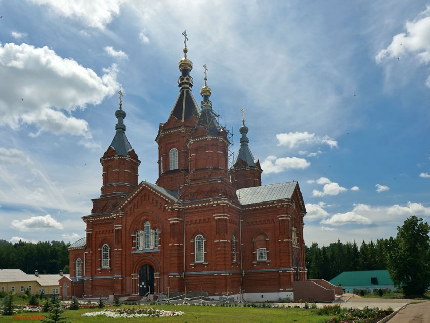 Тюнино. Богородицко-Тихоновский Тюнинский женский монастырь. Собор Вознесения Господня. фасады