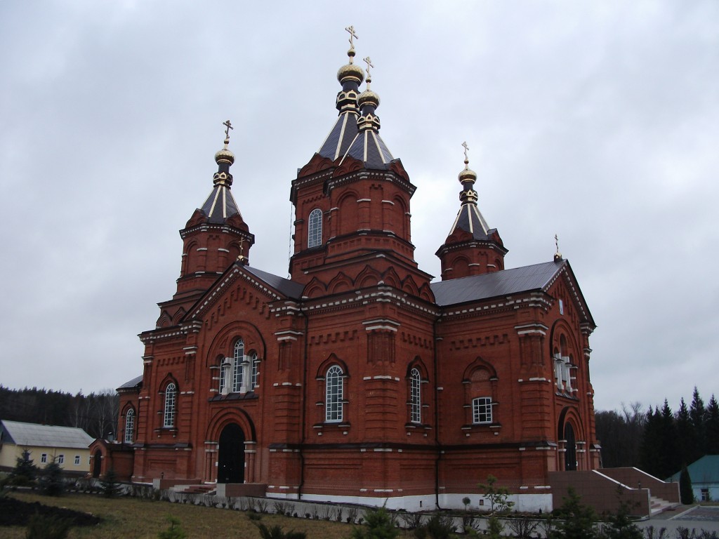 Тюнино. Богородицко-Тихоновский Тюнинский женский монастырь. Собор Вознесения Господня. фасады