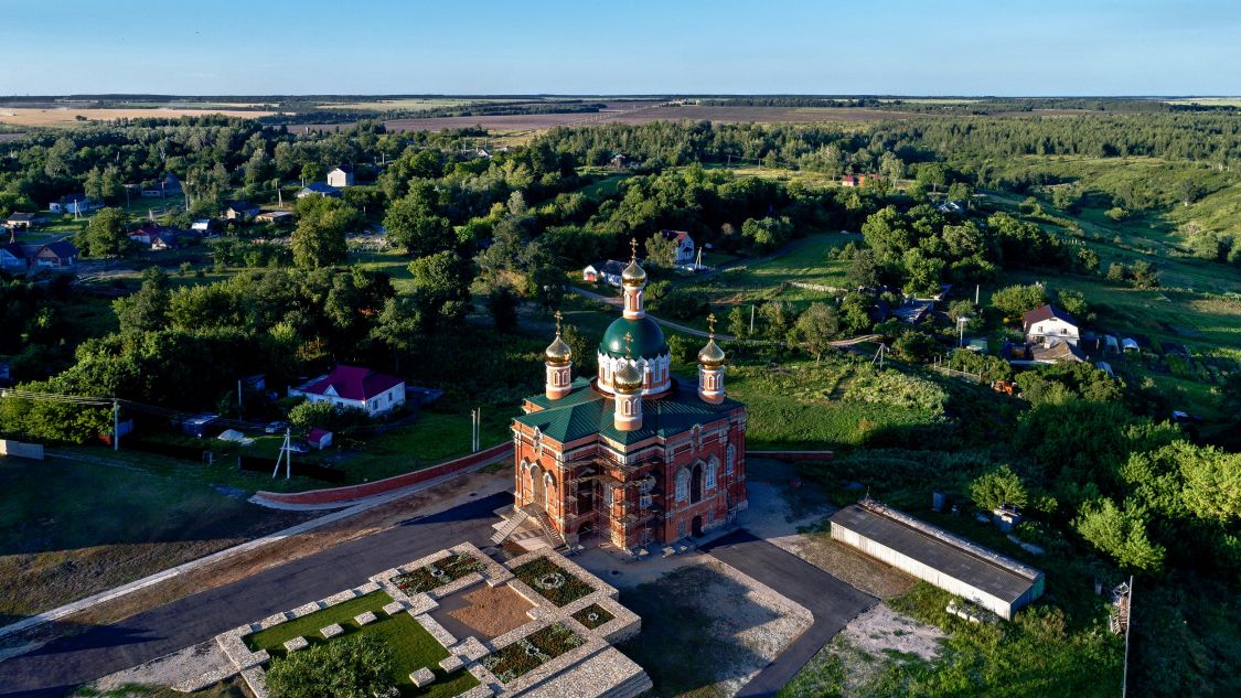 Сезёново. Сезеновский Иоанно-Казанский женский монастырь. Собор Троицы Живоначальной. общий вид в ландшафте