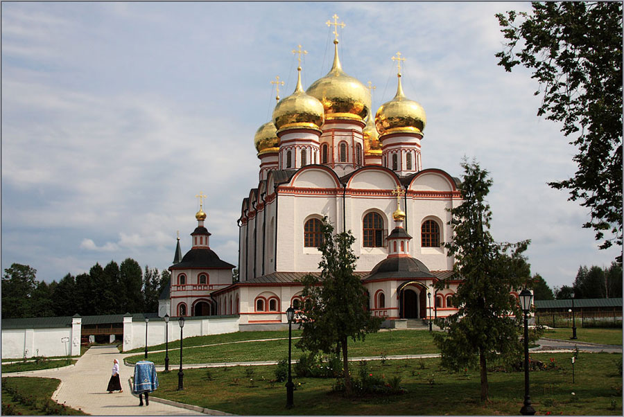 Валдай. Иверский монастырь. Собор Иверской иконы Божией Матери. фасады