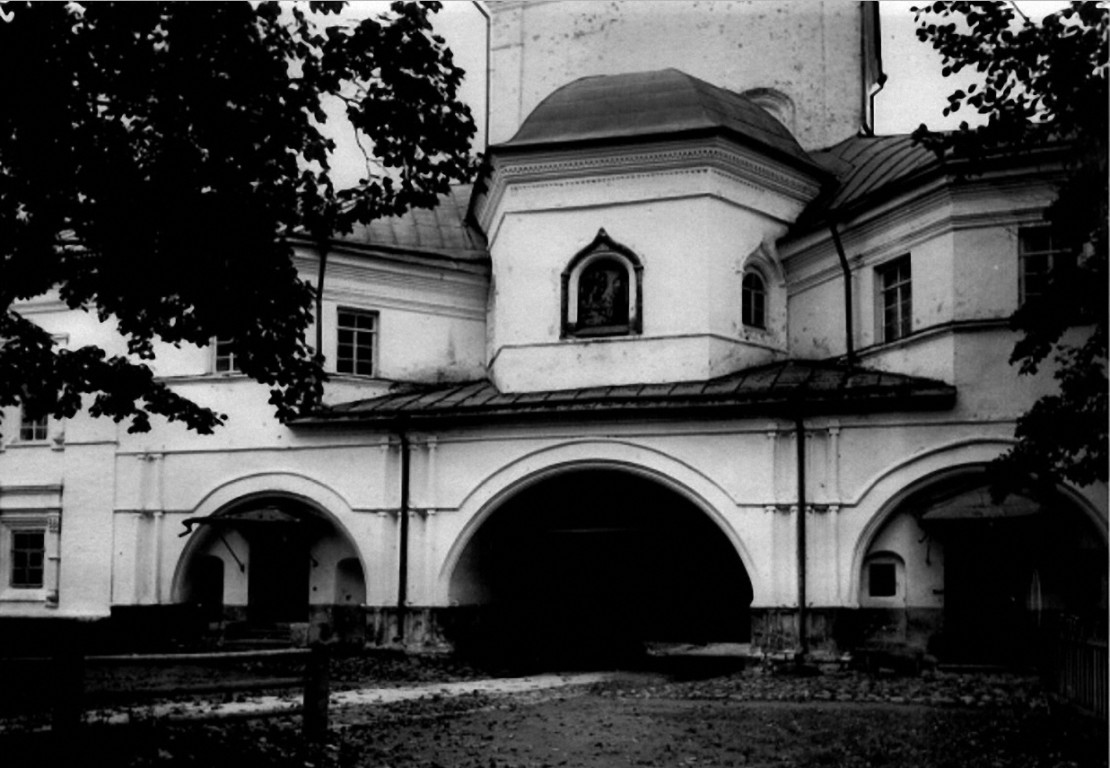 Валдай. Иверский монастырь. Церковь Михаила Архангела. архивная фотография