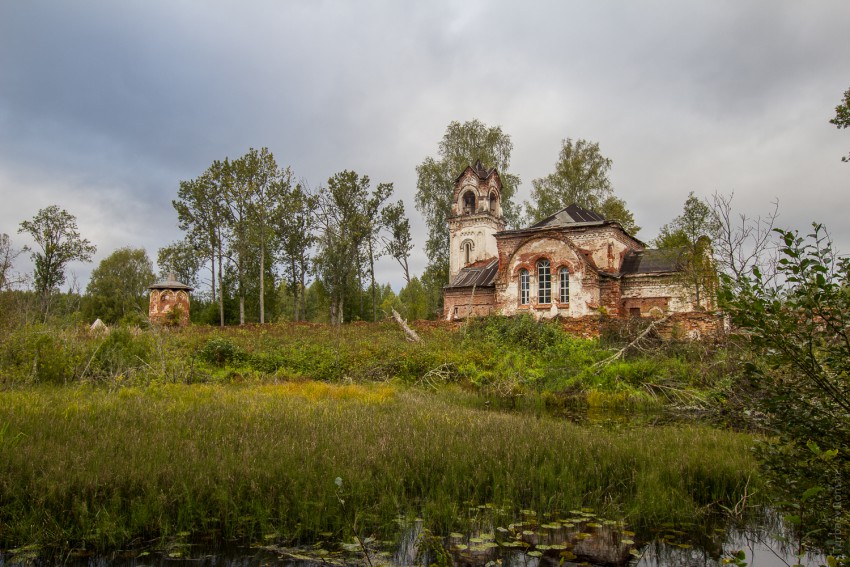 Рёконьская пустынь. Рёконьская пустынь. Церковь Покрова Пресвятой Богородицы. общий вид в ландшафте