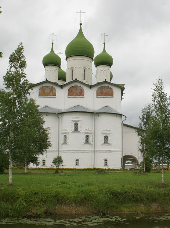 Вяжищи. Николо-Вяжищский ставропигиальный женский монастырь. Соборная церковь Николая Чудотворца и Евфимия Вяжищского. фасады