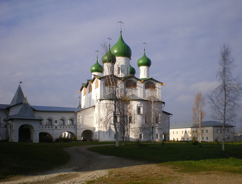 Николо Вяжищский монастырь осень
