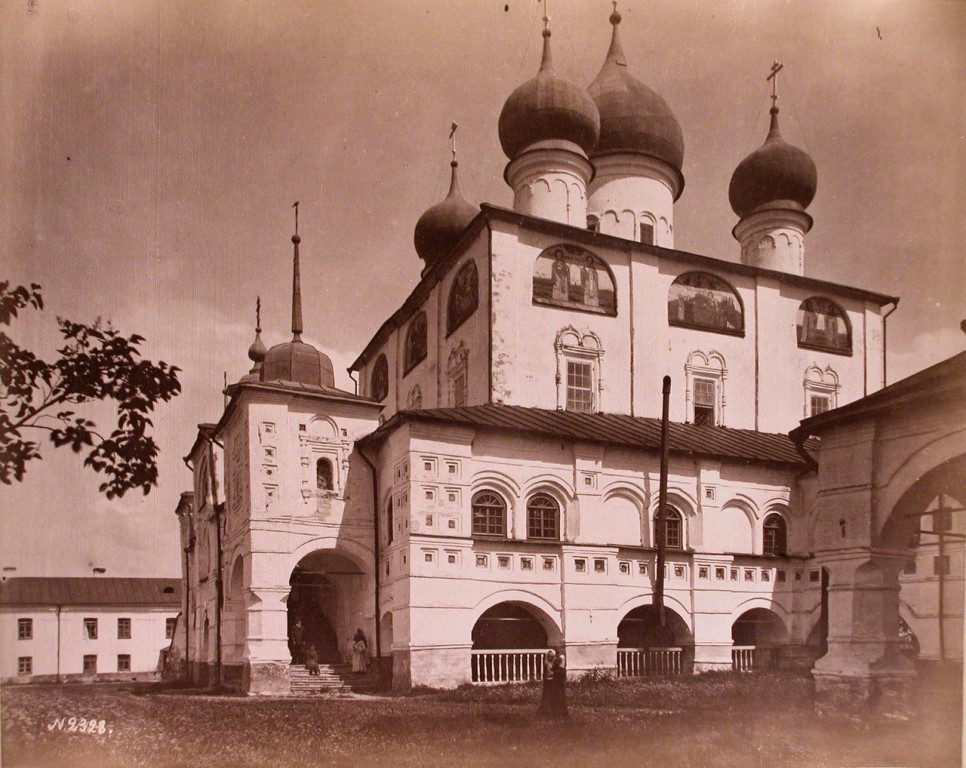 Николо-Вяжищский ставропигиальный женский монастырь. Соборная церковь Николая Чудотворца и Евфимия Вяжищского, Вяжищи (Новгородский район, Новгородская область). архивная фотография, Фото с сайта http://andcvet.narod.ru