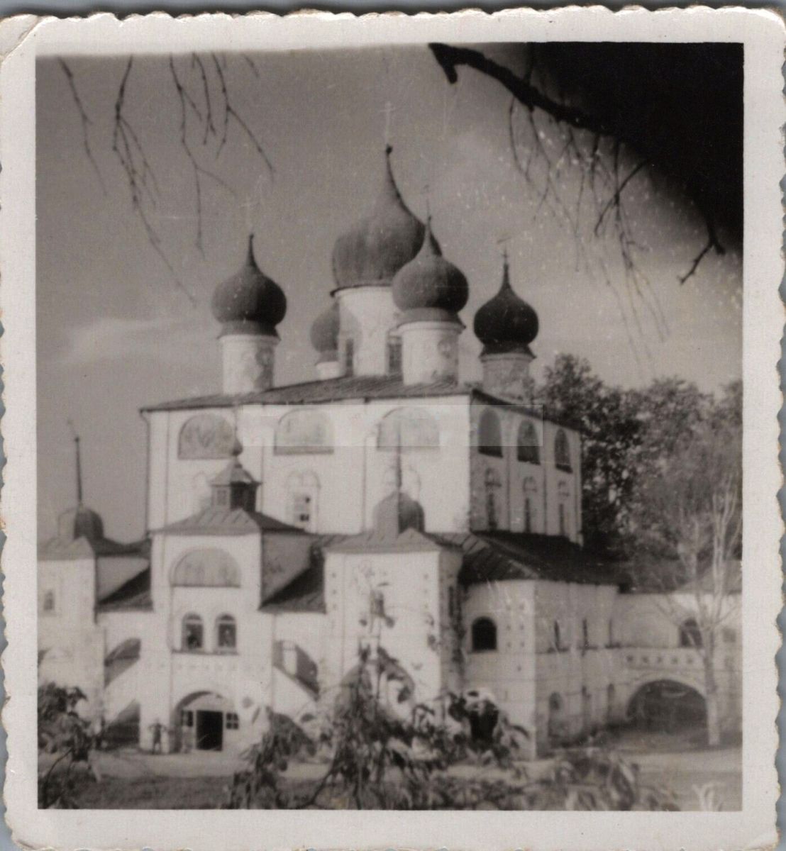 Николо Вяжищский монастырь осень