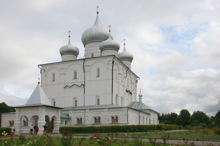 Хутынь. Варлаамо-Хутынский Спасо-Преображенский женский монастырь. Собор Спаса Преображения. фасады