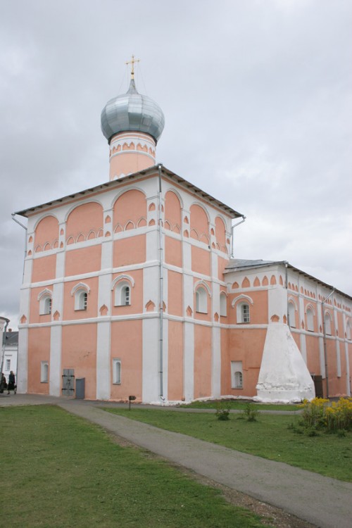 Варлаамо-Хутынский Спасо-Преображенский женский монастырь. Церковь Варлаама Хутынского, Хутынь (Новгородский район, Новгородская область). фасады