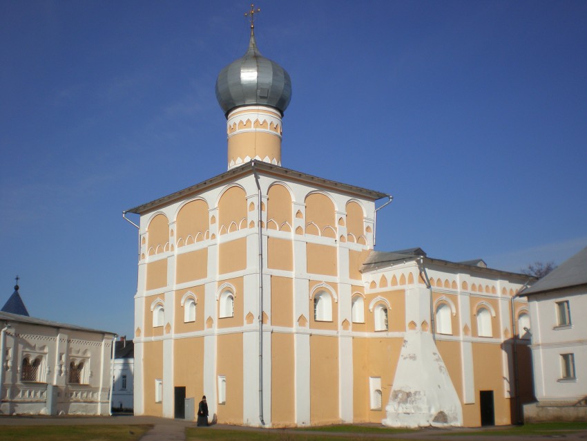 Варлаамо-Хутынский Спасо-Преображенский женский монастырь. Церковь Варлаама Хутынского, Хутынь (Новгородский район, Новгородская область). фасады