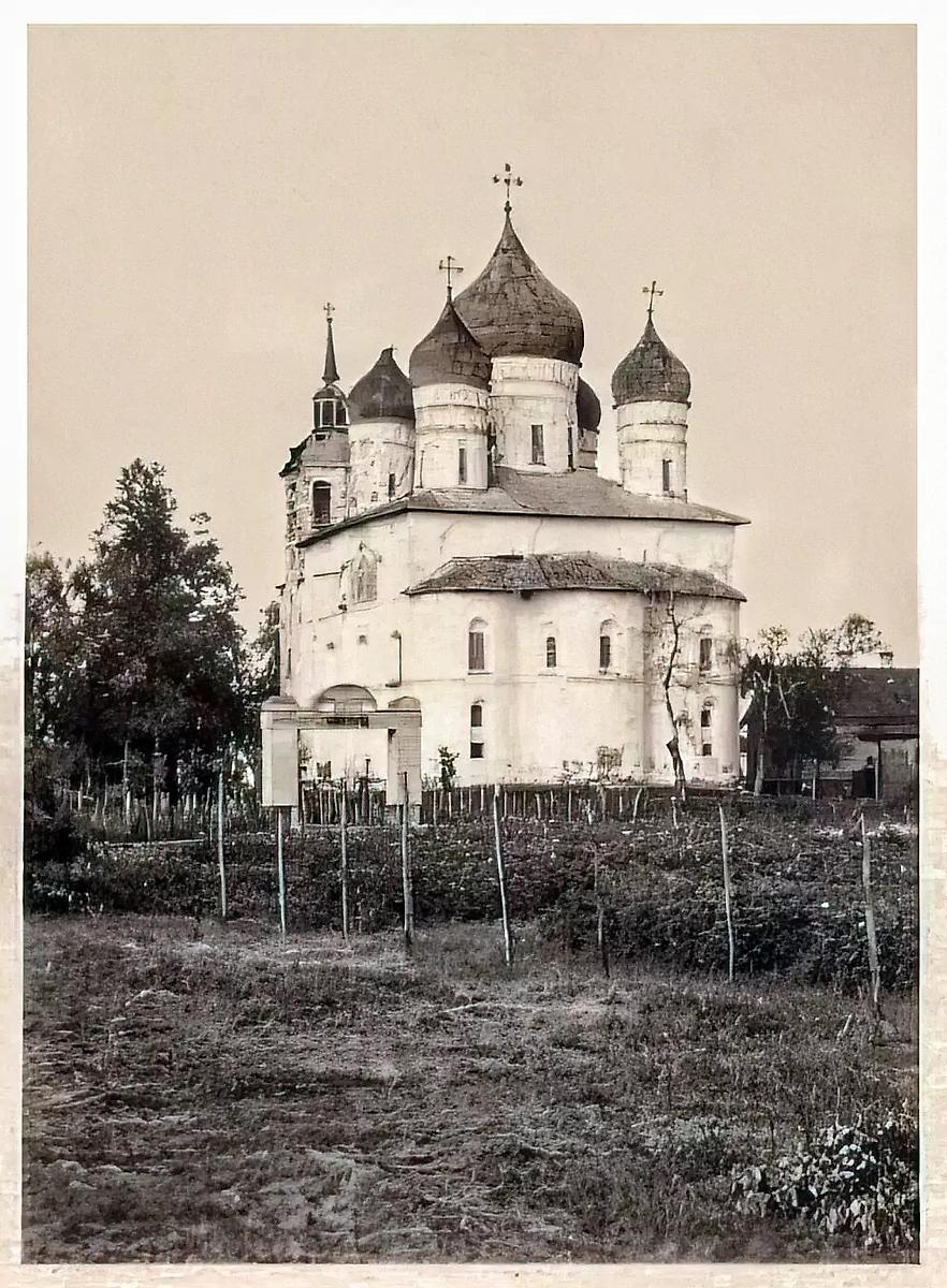 Фотография с аукциона EBAY. 1942 год. , архивная фотография. Сретения Владимирской иконы Божией Матери Сырков монастырь. Собор Сретения Владимирской иконы Божией Матери, Сырково (Новгородский район, Новгородская область)