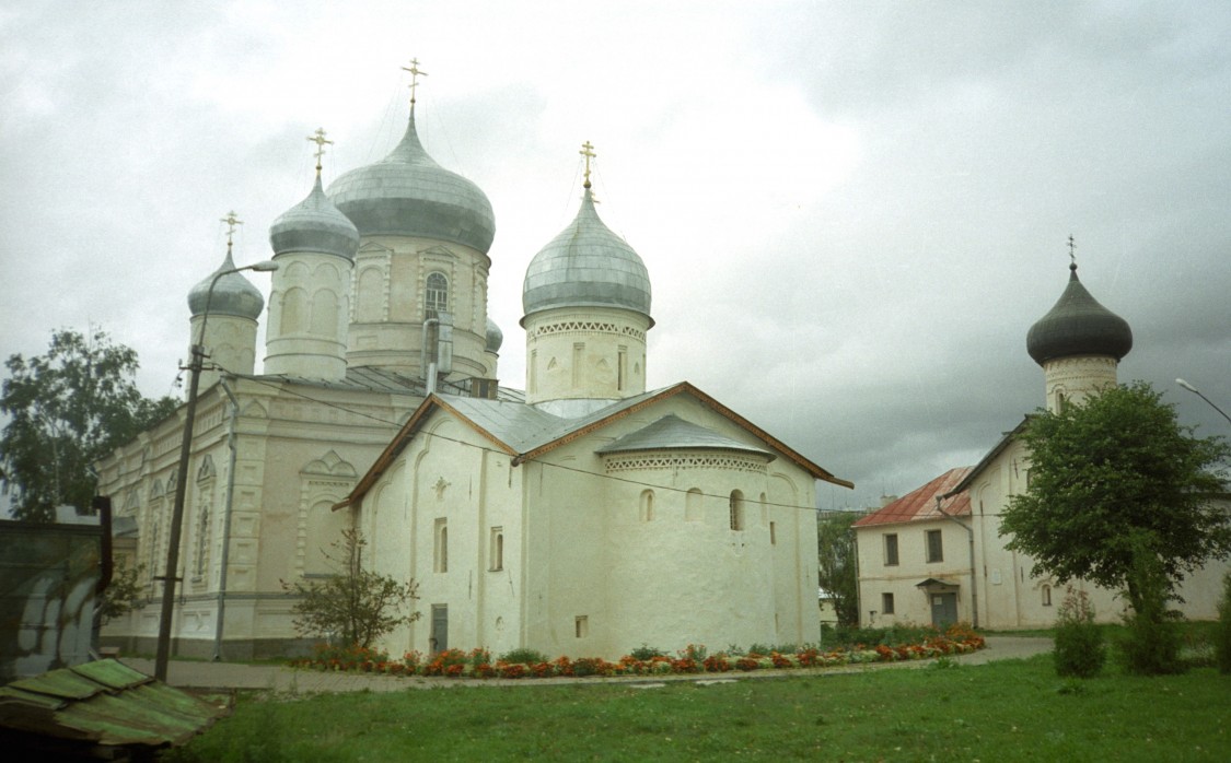 Великий Новгород. Зверин монастырь. Церковь Покрова Пресвятой Богородицы. фасады