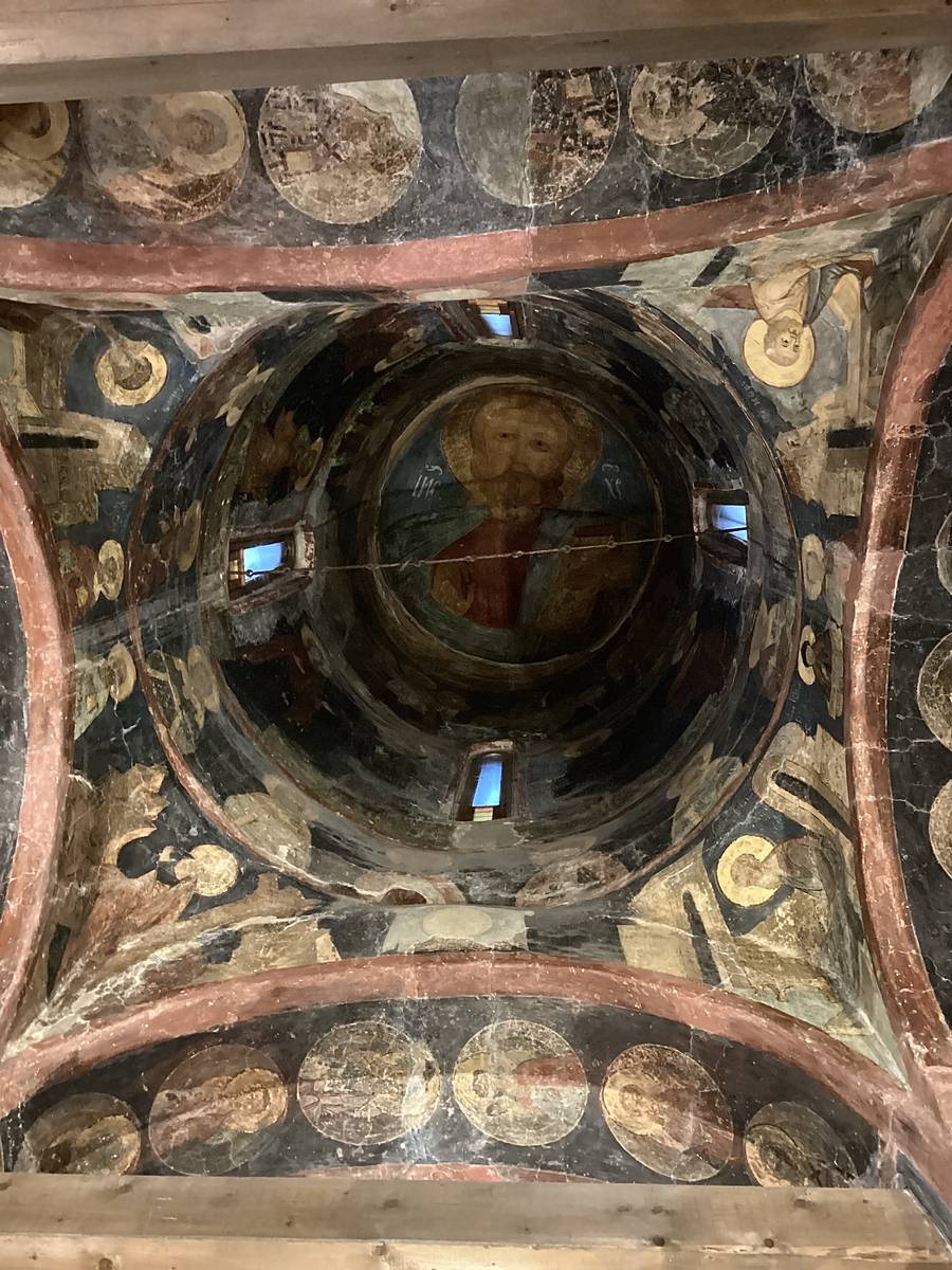 Подкупольное пространство, интерьер и убранство. Зверин монастырь. Церковь Симеона Богоприимца, Великий Новгород (Великий Новгород, город, Новгородская область)