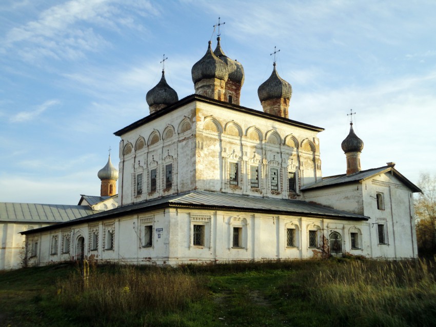 Великий Новгород. Деревяницкий монастырь. Собор Воскресения Христова. фасады