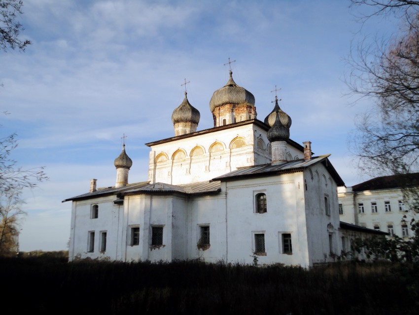 Великий Новгород. Деревяницкий монастырь. Собор Воскресения Христова. фасады