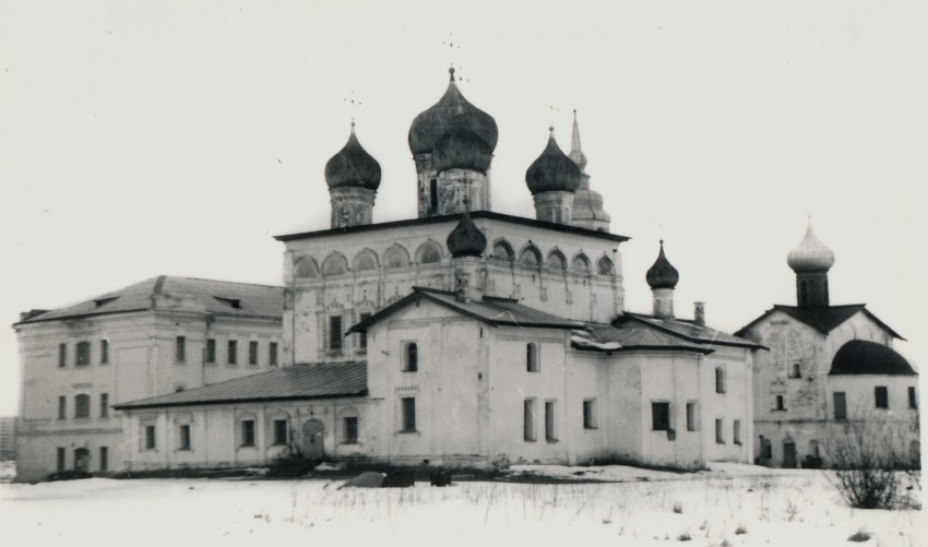 Великий Новгород. Деревяницкий монастырь. Собор Воскресения Христова. фасады