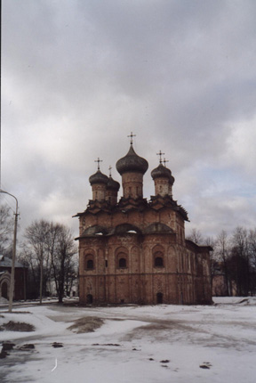 Великий Новгород. Духов монастырь. Церковь Троицы Живоначальной. фасады