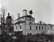 Духов монастырь. Церковь Троицы Живоначальной, Фотография выполнена в 1944 году. Источник: https://vk.com/albums-12011186 Фотограф Губарева. Духов монастырь. Троицкая трапезная церковь Общий вид. 1940-е гг. https://goskatalog.ru/portal/#/collections?id=27173611<br>, Великий Новгород, Великий Новгород, город, Новгородская область